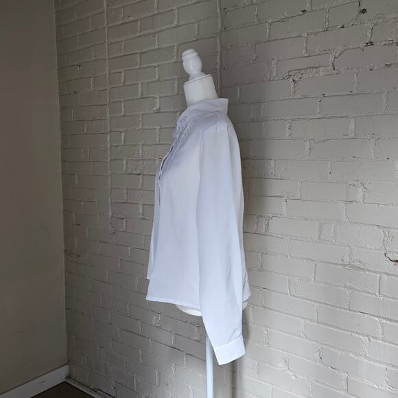Coquette Elisabeth Williams M, Vintage White Button-up  Blouse w/ Lace Detailing - Picture 2 of 10